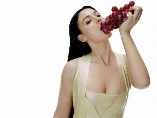 Девушка с виноградом - Девушки