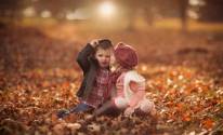 Осень, мальчик, листья, девочка