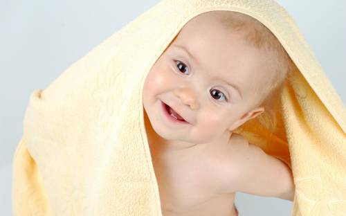 Ребенок с полотенцем - Дети