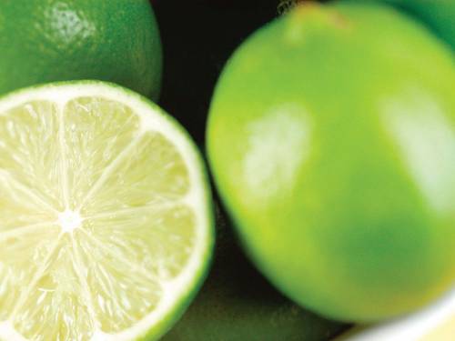 Зеленый лимон в разрезе - Еда