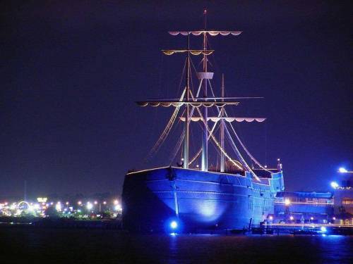 Синий свет корабля - Корабли