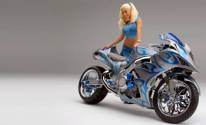 Блондинка с мотоциклом