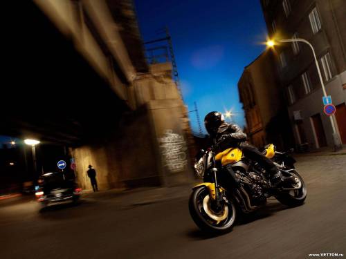Желтый мотоцикл - Мотоциклы