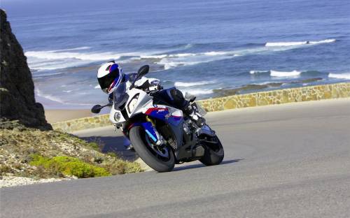 Мотоцикл на фоне моря - Мотоциклы