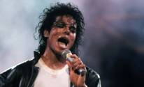 Майкл Джексон у микрофона