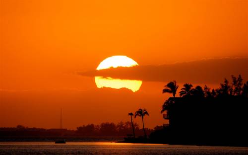 Фото большого солнца на закате - Природа