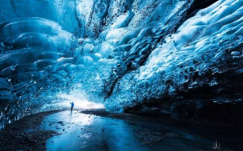 Пещера, лёд, человек - Природа