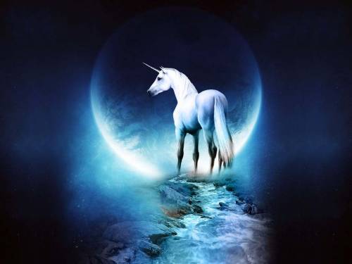 Лошадь на фоне луны - Фэнтези