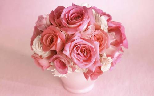 Букет роз в вазе - Цветы