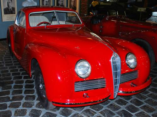 Alfa Romeo 8C - Автомобили