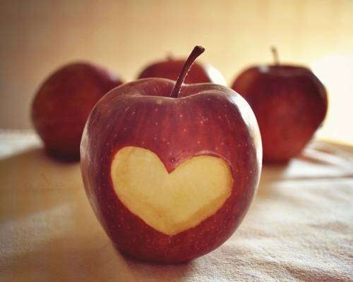 Любовь, яблоко, сердце - Позитивные