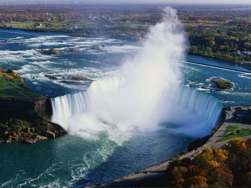 Огромный водопад - Водопады